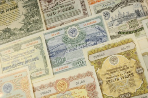 Рост торговли советскими долгами напугал Минфин