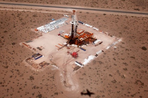 Рынку нефти предсказали шок предложения из-за сланцевого бума в США