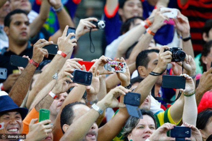 С ЧМ-2014 отправлено 44,5 миллиона мобильных фотографий