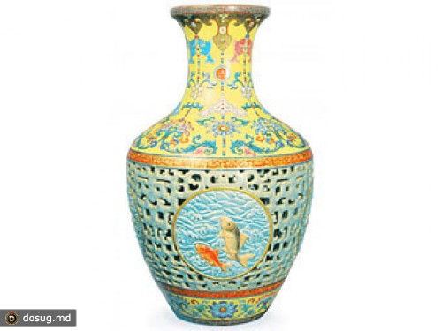 Самую дорогую китайскую вазу перепродали вдвое дешевле