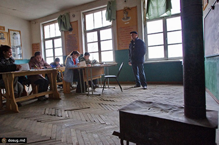 Сельским школам запретят устанавливать туалеты на улице