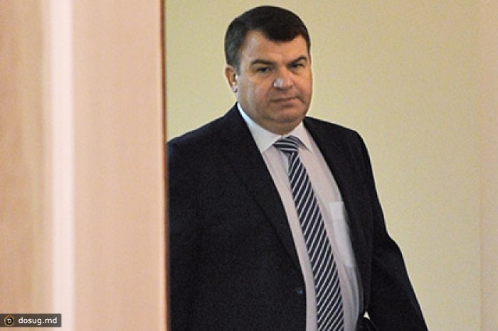 Сердюкову предъявили обвинение в халатности