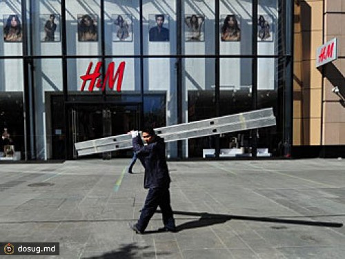 Сеть магазинов H&M обвинила в спаде продаж теплую погоду
