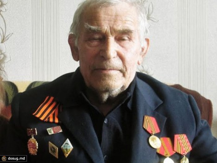 Школьники закидали камнями 77-летнего узника концлагеря