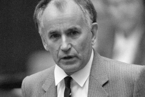 Скончался один из авторов Конституции РФ