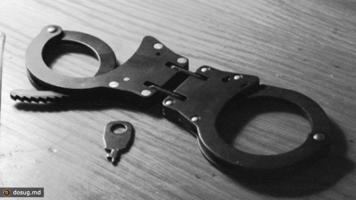 Следователь и дорожный инспектор Резины задержаны по подозрению в пассивной коррупции
