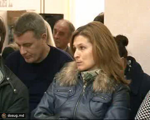 Советники-коммунисты о Киртоакэ: Ему очень подходит катание на горках с детсадовцами. Пусть и идёт туда