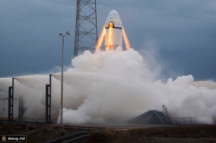SpaceX выложила видео первых испытаний своего пилотируемого корабля