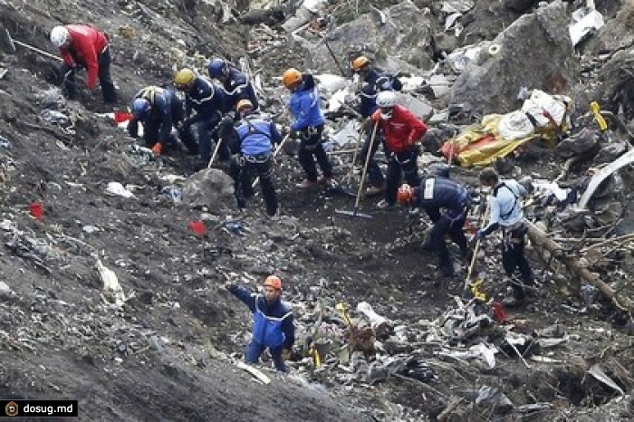 Специалисты заявили о ручном управлении падением лайнера Germanwings