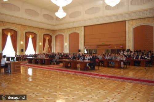 
 Спикер прервал заседание парламента
