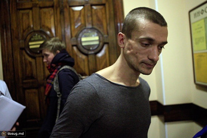Суд отказался отправить художника Павленского на психиатрическую экспертизу