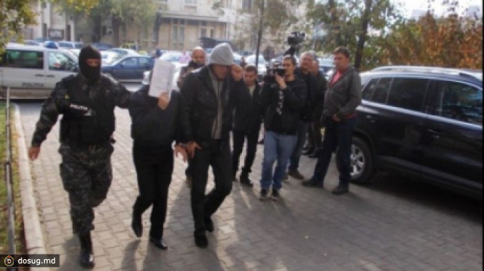Судьи отказываются рассматривать дело 24 леушенских таможенников из-за родственных связей с обвиняемыми