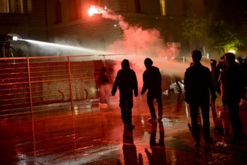 Технопарад в Берне закончился массовыми беспорядками