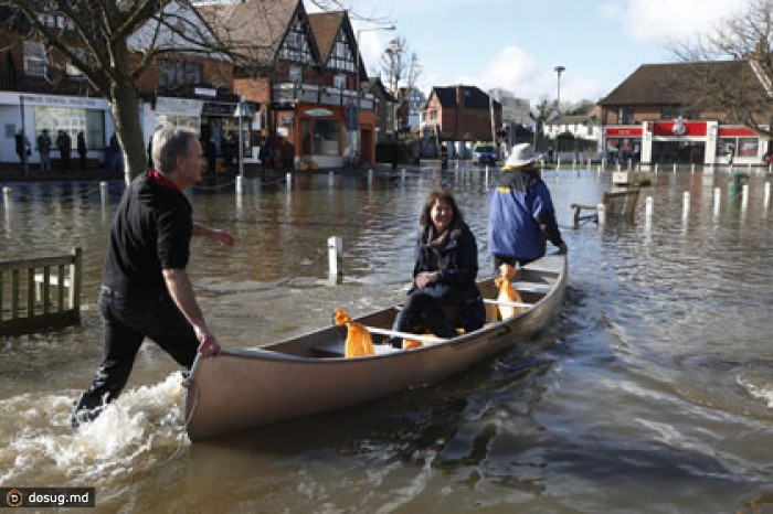 Темза затопила пригороды Лондона