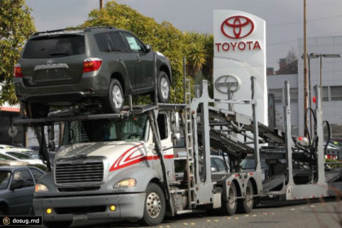 Toyota отзывает кроссоверы Highlander в России