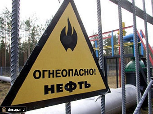 Цены на нефть упали ниже 100 долларов за баррель