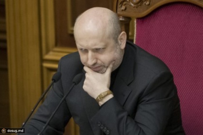 Турчинов отказался вводить войска в Крым