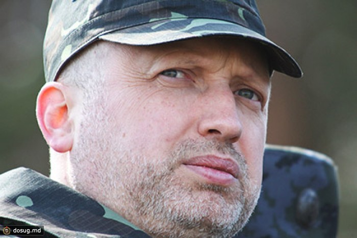 Турчинов потребовал арестовать виновных в блокировке закупок бронежилетов