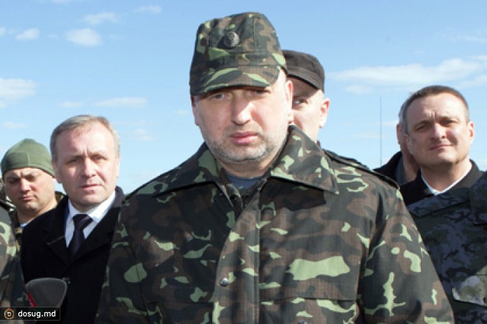 Турчинов вновь попросил у Запада высокоточное оружие
