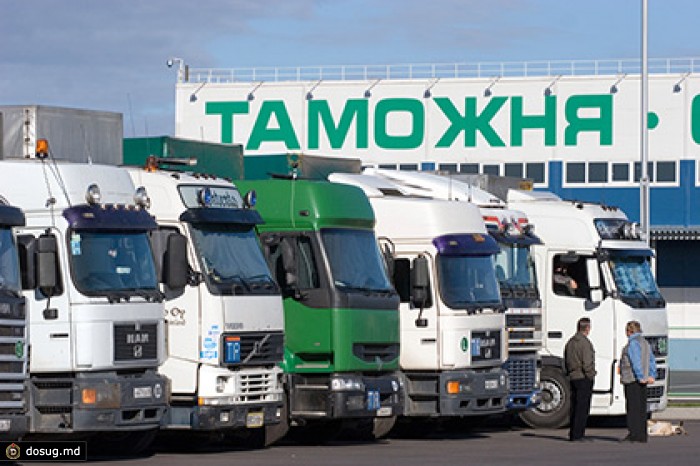 Турист пытался провезти в Россию 70 килограммов французского паштета