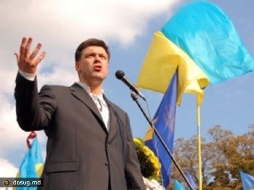 Тягнибок призвал ночным бдением "защитить" результаты выборов