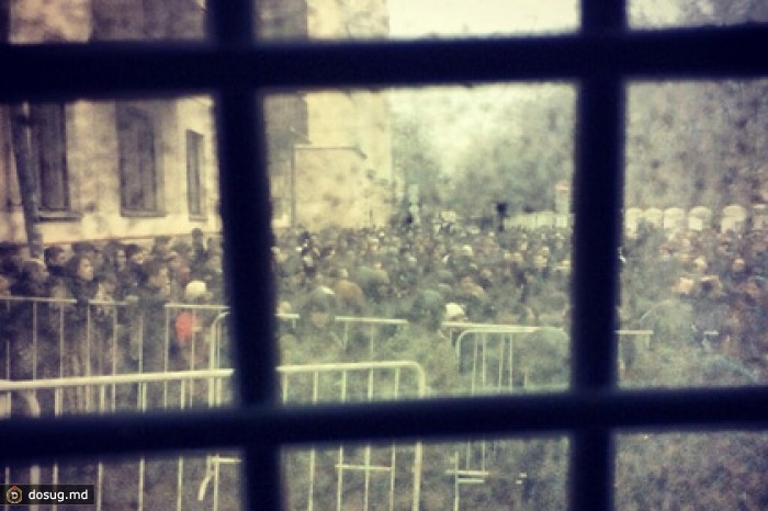 У Замоскворецкого суда задержаны 42 человека