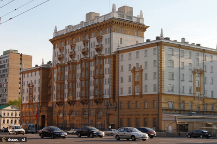 У посольства США в Москве прошел пикет с призывами остановить кровопролитие на Украине