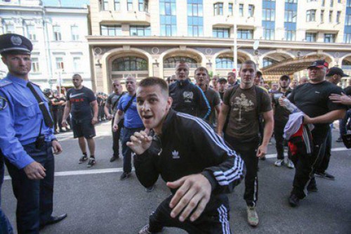 Участника нападения на киевских журналистов отпустили под залог