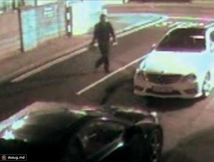 Угонщик получил по голове кирпичом, брошенным в окно машины. ВИДЕО