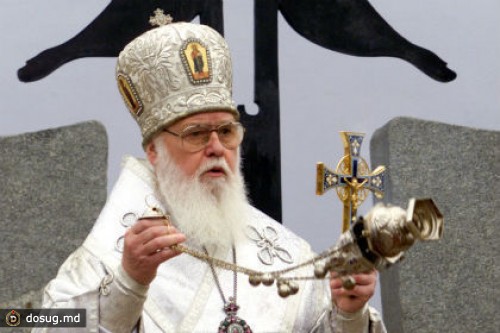 Украинский патриарх раскритиковал папу Римского за отказ от лимузина
