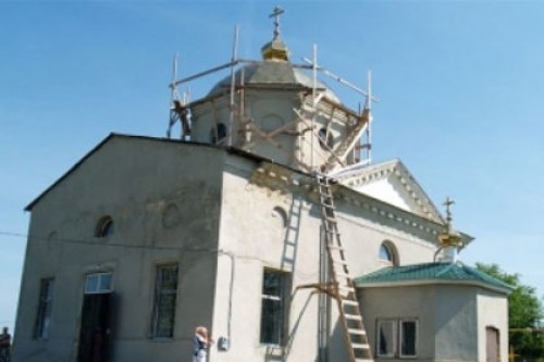 Украинский священник лишился сана из-за приватизации храма