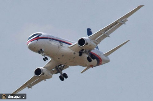 В «Шереметьево» совершил аварийную посадку Superjet