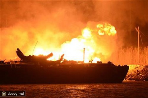 В Алабаме потушили взорвавшиеся баржи