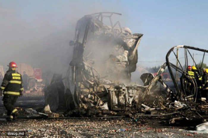 В Аргентине при столкновении грузовика с автобусом погибли 19 человек