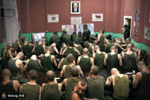 В Белоруссии уничтожат фотоальбом с «бомжами» и Лукашенко