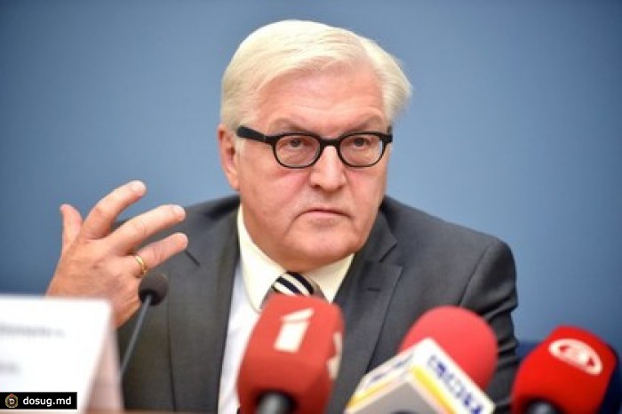 В Берлине назвали срок принятия решения по плану Олланда-Меркель