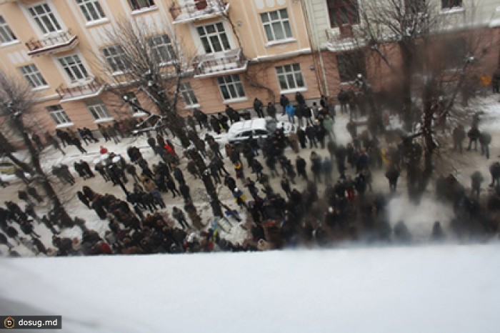 В Черновцах во время штурма ранен глава областного совета