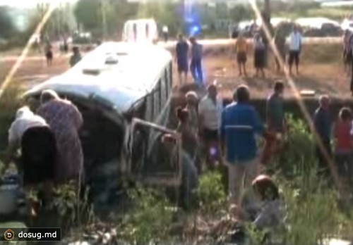
 В ДТП под Унгенами водитель проигнорировал замечание о неисправности
