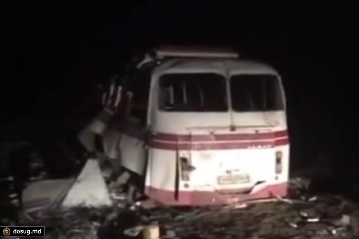 В Донбассе пассажирский автобус подорвался на мине