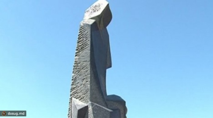 В Хынчештском районе открыт памятник жертвам голода 1946-1947 гг.