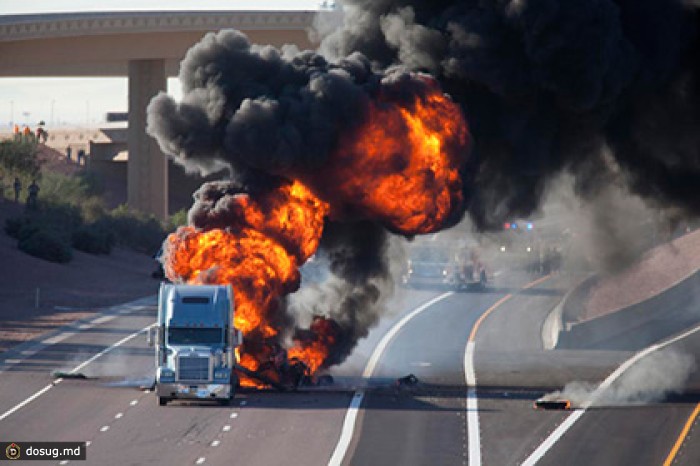 В Калифорнии сгорел грузовик с говядиной