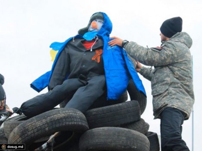В Калининграде на Масленицу сожгли чучело Обамы, а на Украине - Путина