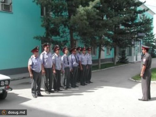 В Казахстане дерущихся военных успокоили выстрелами в воздух