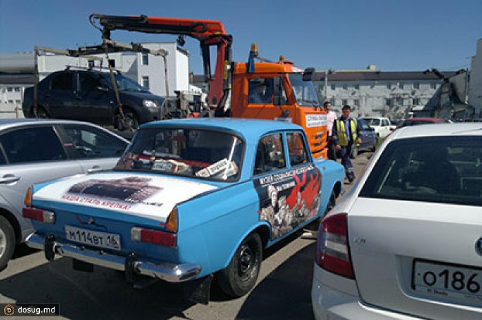 В Казани музейный автомобиль эвакуировали за неправильную парковку