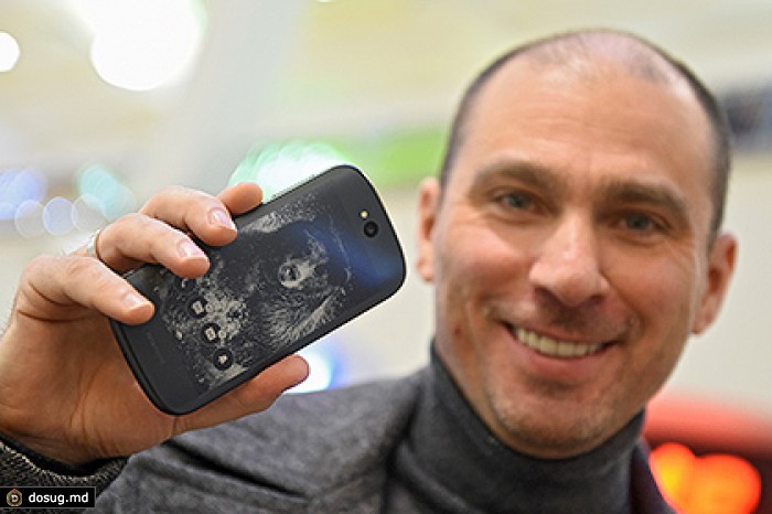 В Китае начались продажи российского смартфона
