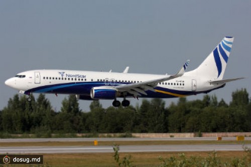 В Красноярске Boeing-737 сел с неисправным шасси