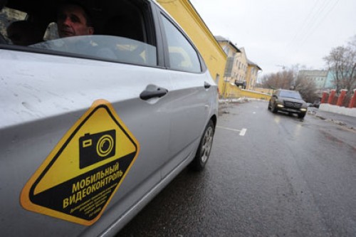В Москве будут следить за контролерами парковки