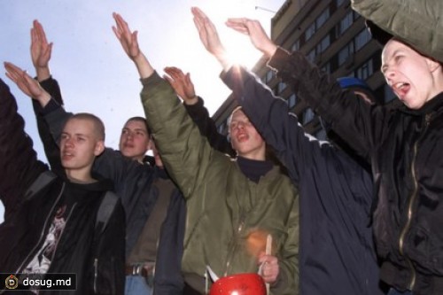 В Москве задержали четырех скинхедов