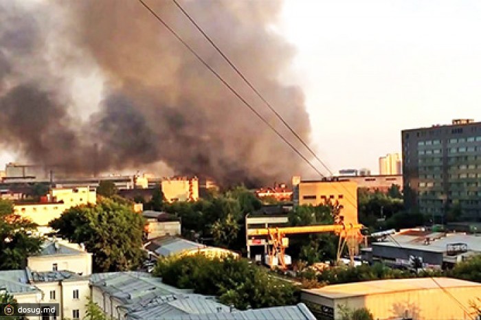 В Москве загорелся завод «Серп и молот»