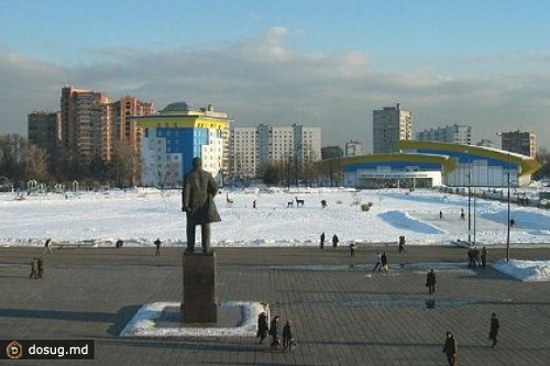 В Одинцово на коляску с младенцем упала глыба снега